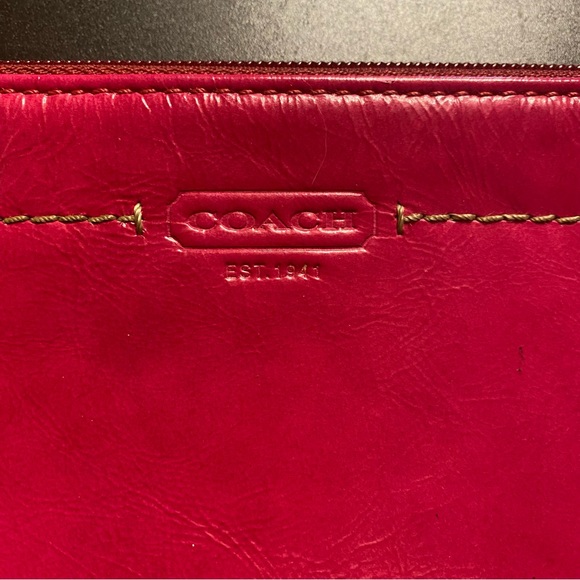 Coach patent leather magenta wristlet - Picture 2 of 6